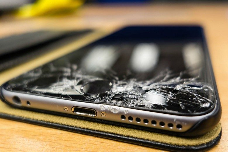 Costs of Fixing A Broken iPhone XR Screen